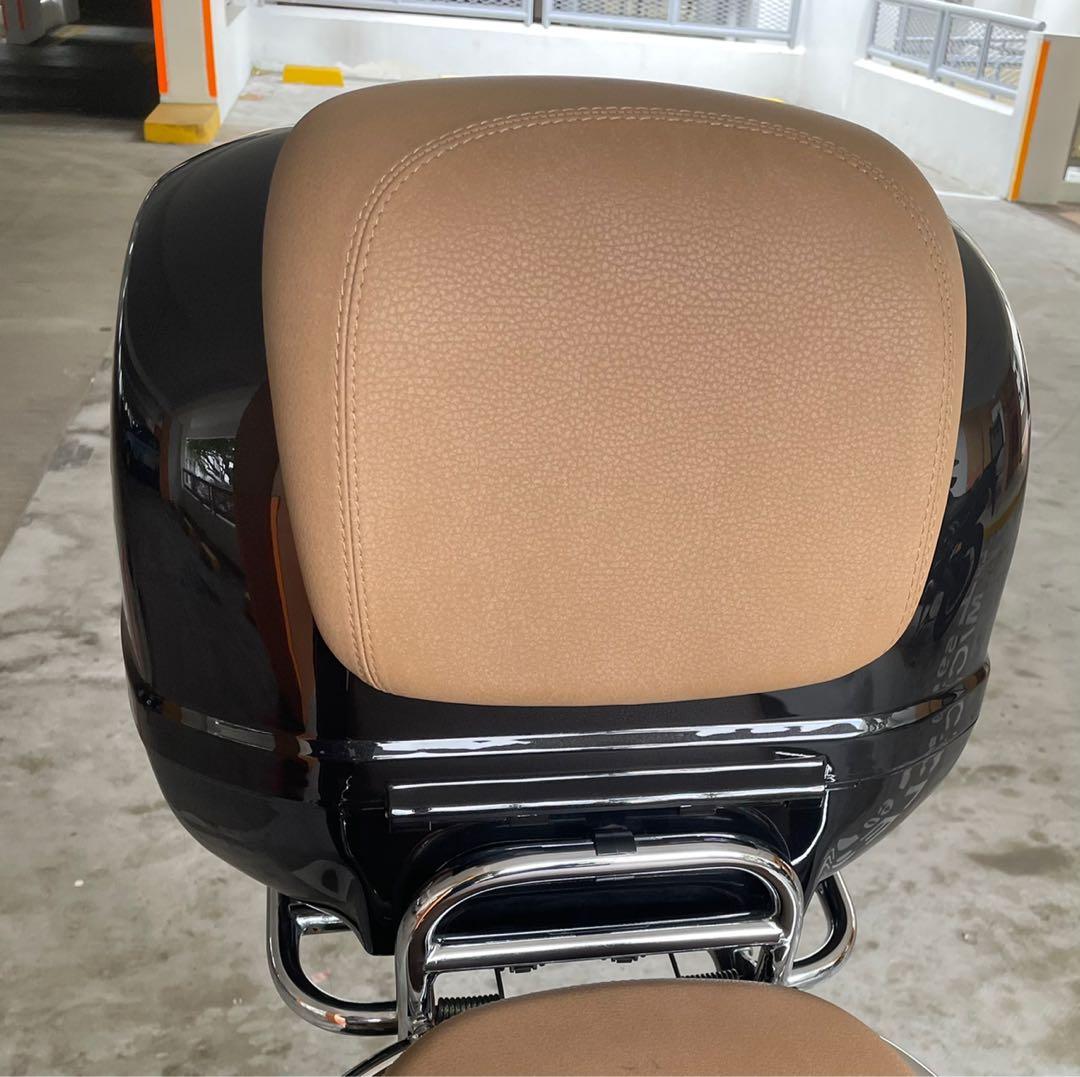 Vespa Rear Box Vespa GTS 150 Original Top/Rear Box (Black), Motorcycles, Motorcycle ...