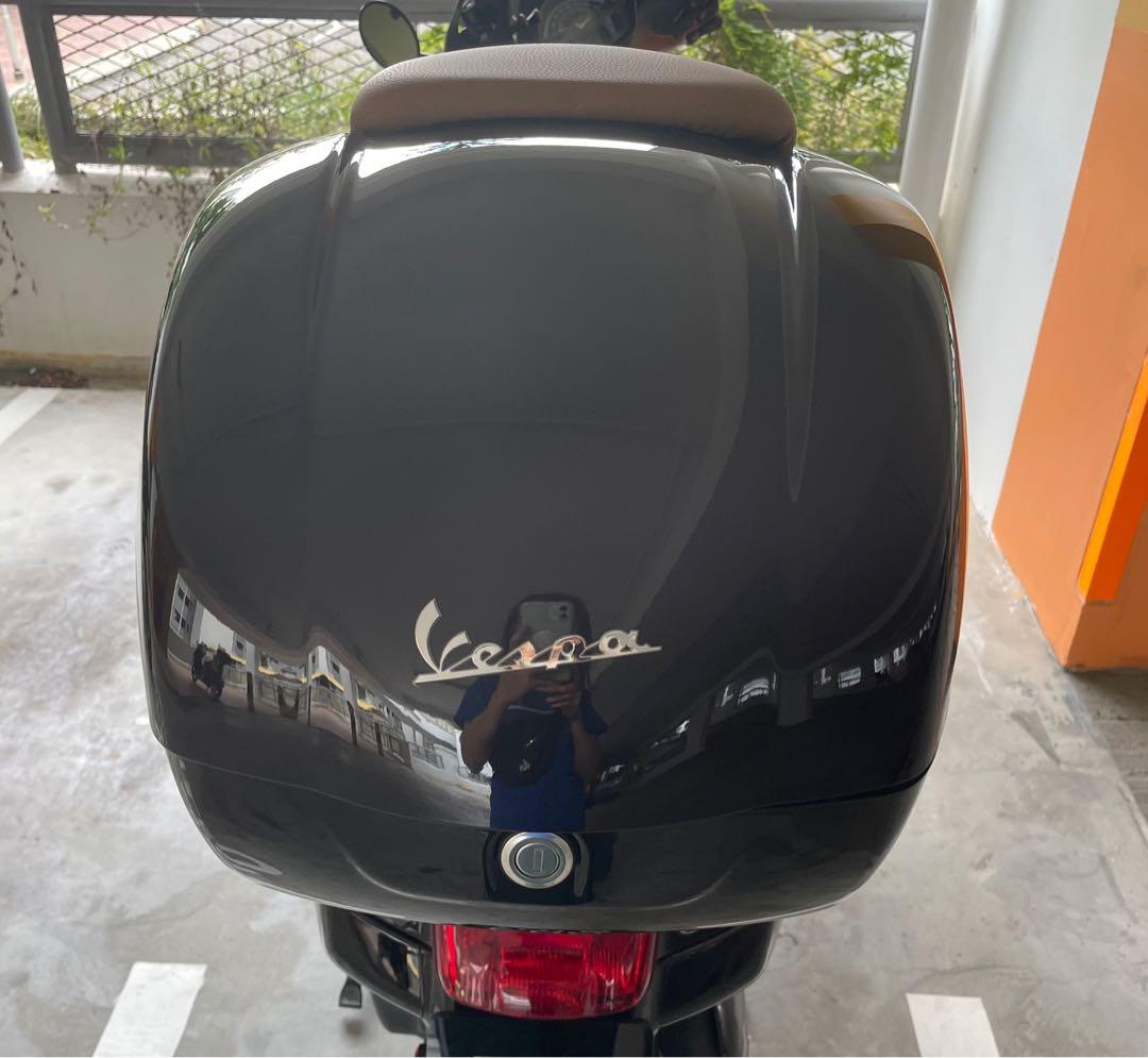 Vespa Rear Box Vespa GTS 150 Original Top/Rear Box (Black), Motorcycles, Motorcycle ...