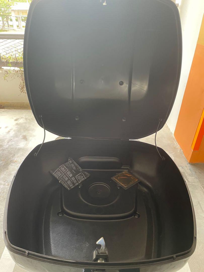 Vespa Rear Box Vespa GTS 150 Original Top/Rear Box (Black), Motorcycles, Motorcycle ...