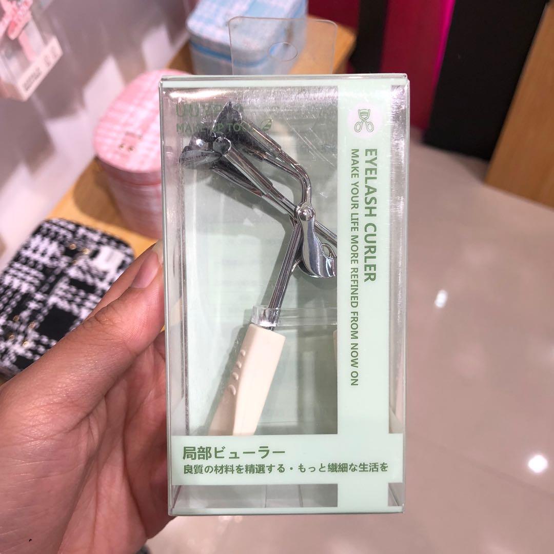 YP-570 eye curler (Category: Makeup) located in Paranaque City. Submitted by gladkingphilippines (Listing ID 1075512857, Image 3). Description: .