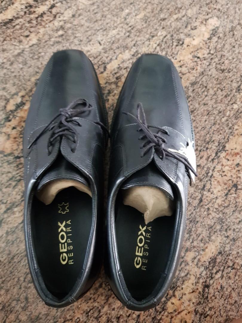 breed hoogte Bijwonen Geox Respira Black Leather Shoes Size 44, Men's Fashion, Footwear, Casual  shoes on Carousell