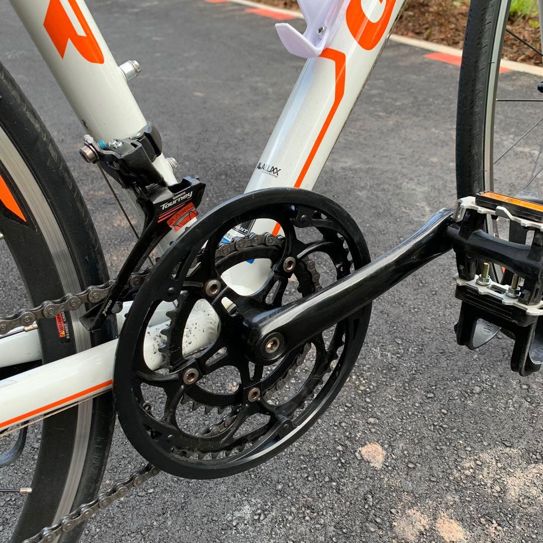 Giant OCR 2600 road bike for beginner 