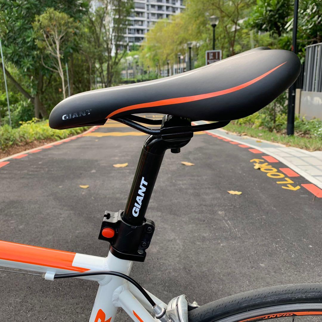 Giant OCR 2600 road bike for beginner 