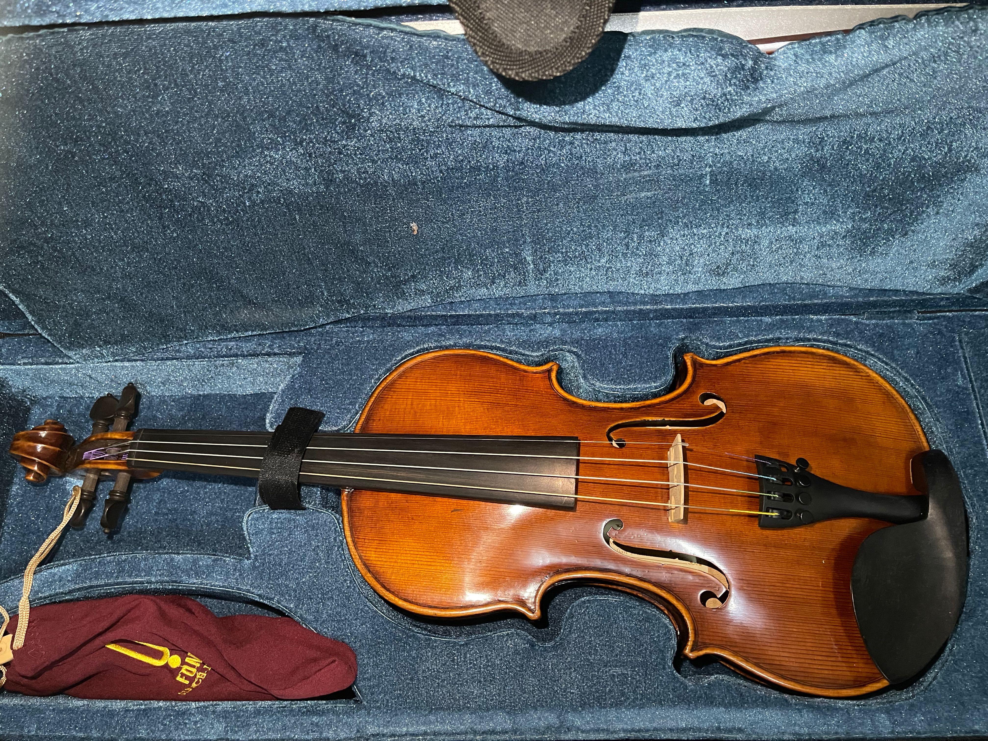 Hand crafted Eurostring Violin 500 4 4