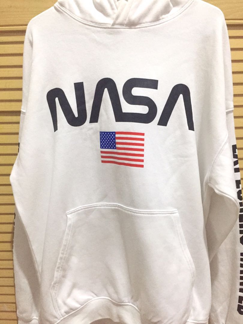 Hoodie H M NASA White Hoodie Putih HnM Fesyen Pria Pakaian Baju Luaran di Carousell
