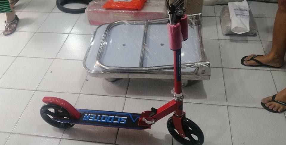 HoverKick Kick Scooter with Freebies (Category: Bicycles) located in Manila. Submitted by aaronmerchandise (Listing ID 1075715817, Image 2). Description: Description - Folding and lightweight - 180 lbs capacity ​​- Wheel Size: 20 cm ​- Color : Black, White you can visit our.website www.scootermanila.com or you can call us at 09177079265 or 09228146632 landline 83462052 ​.
