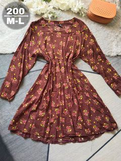 (Category: ) located in . Submitted by elleapparel (Listing ID 1075739916, Image 1). Description: .