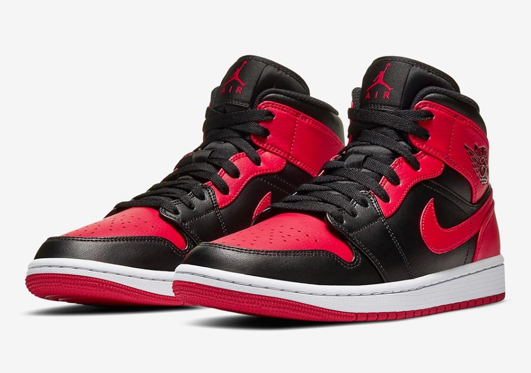 Nike Jordan 1 Mid Banned, Women's 