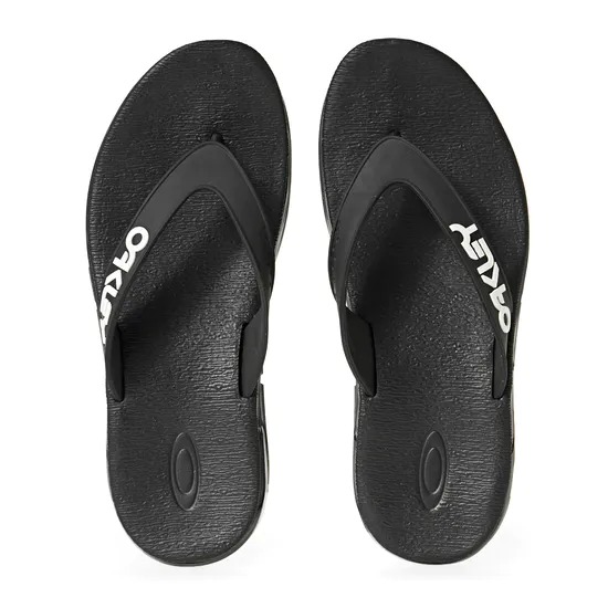 Oakley Slippers, Men's Fashion, Footwear, Flipflops and Slides on Carousell