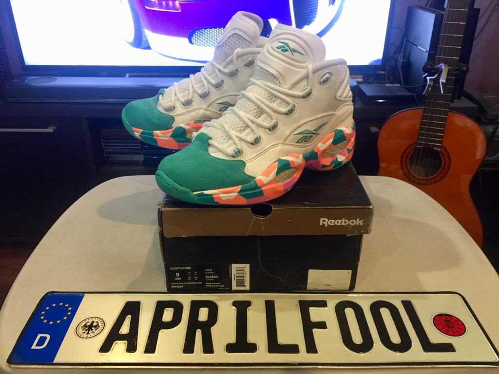Reebok white noise store