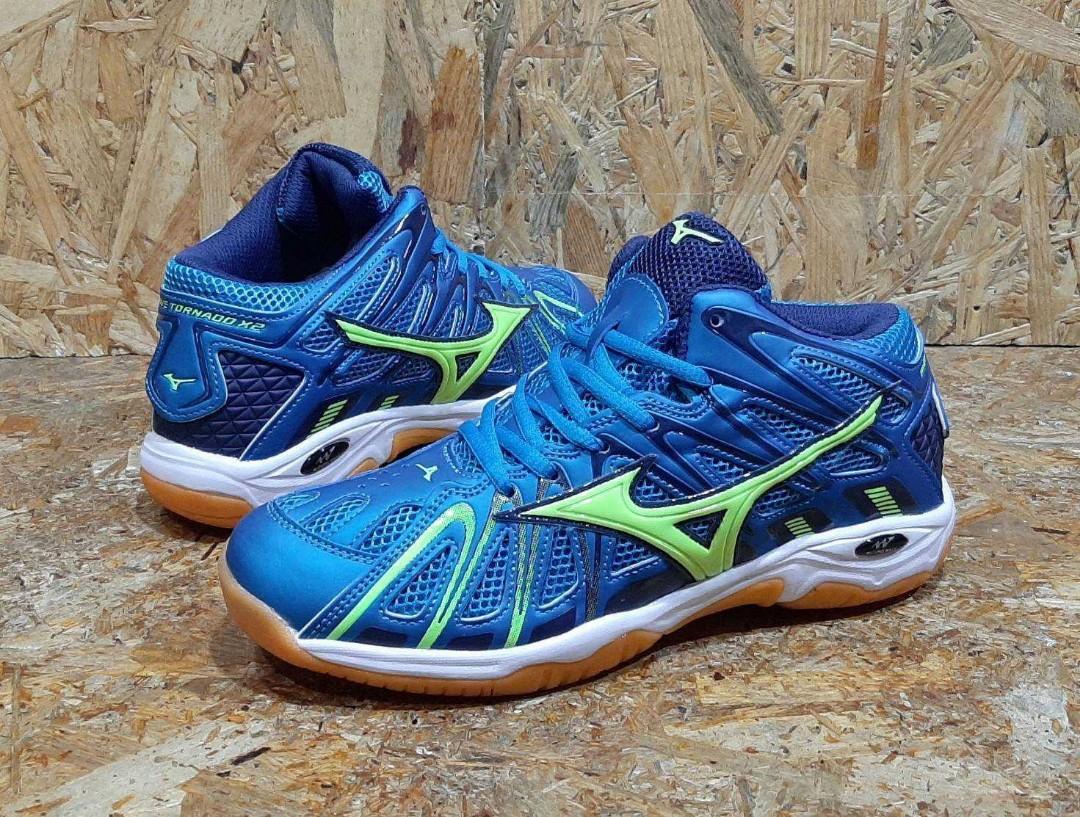 Sepatu mizuno wave tornado 9 Fesyen Pria Sepatu Sneakers di Carousell