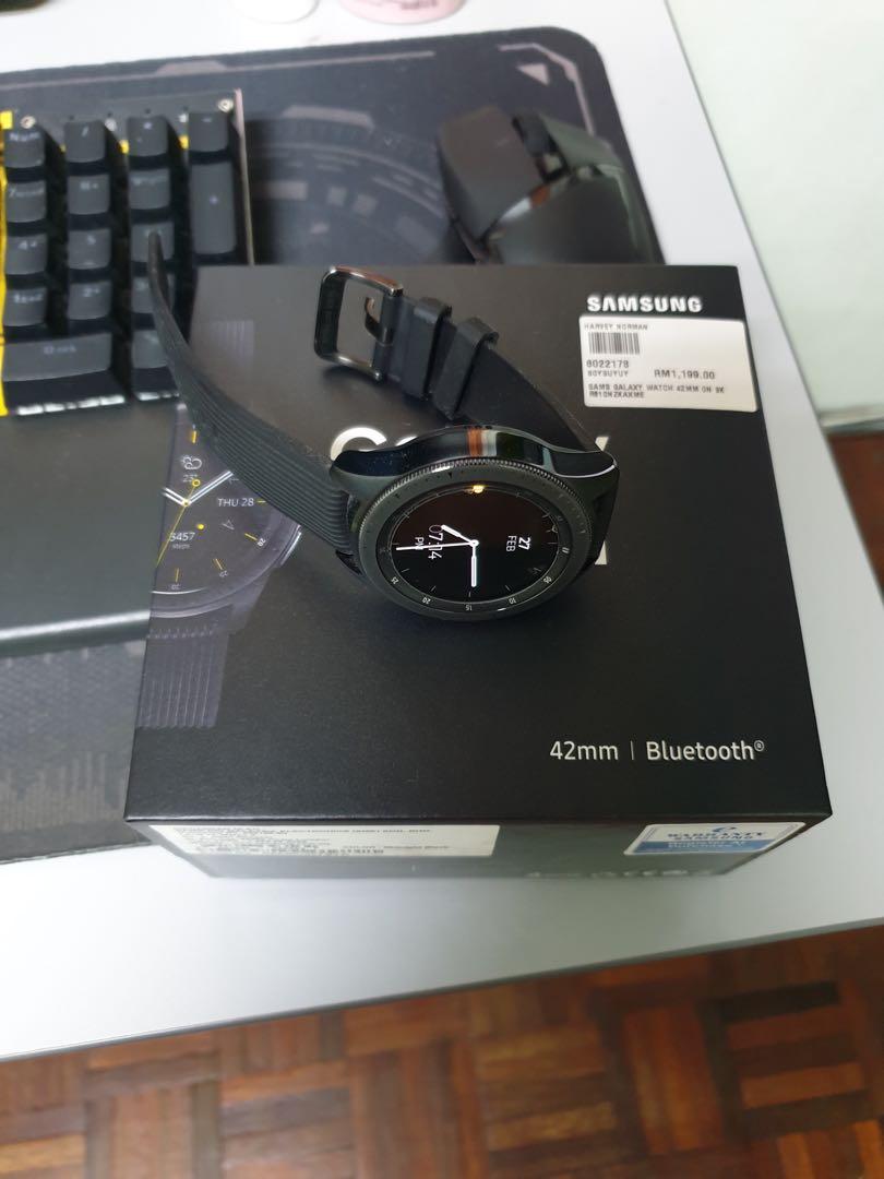 UNDER WARRANTY Samsung galaxy watch 42mm