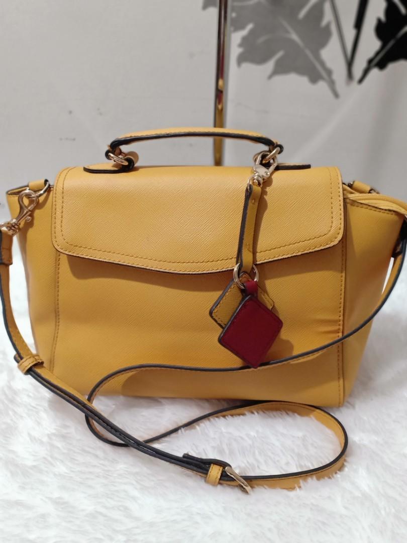 BRAND NEW Brera in yellow color with sling Selling price : Php2000