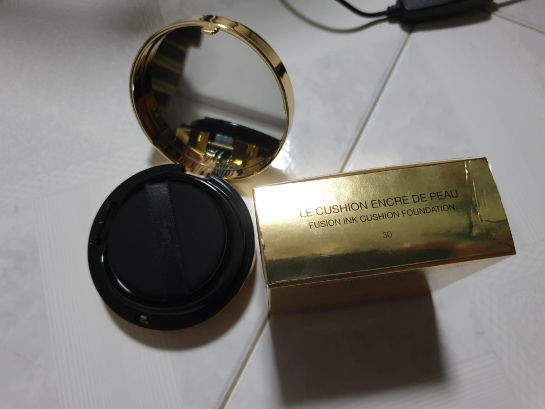 Yves saint laurent online fusion ink cushion foundation