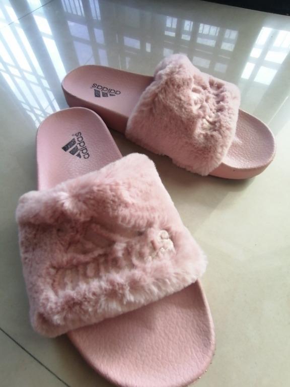 Adidas hot sale slides fluffy