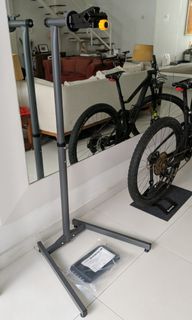 Minoura repair stand clearance