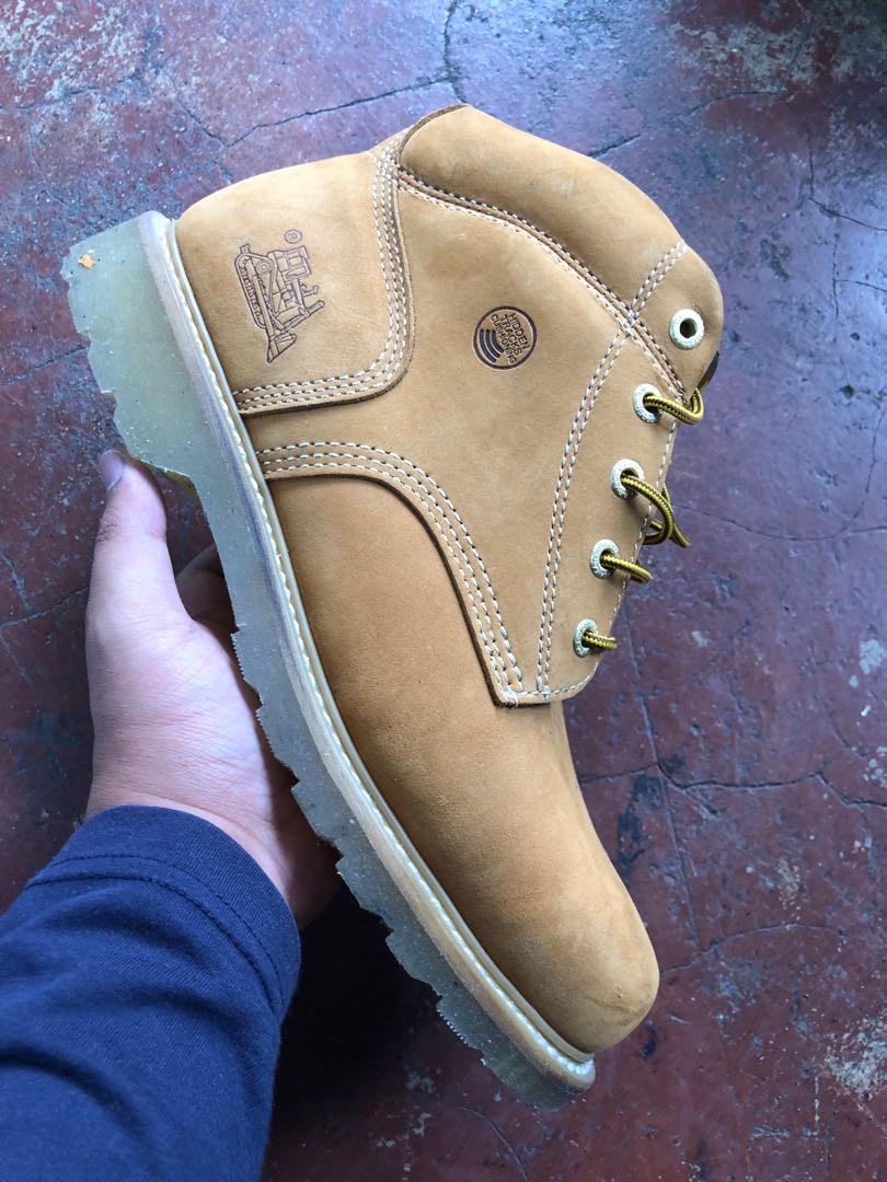 Caterpillar mid boots hotsell