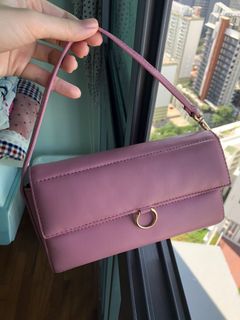 (Category: ) located in . Submitted by shoptilldroppp (Listing ID 1075917384, Image 1). Description: .