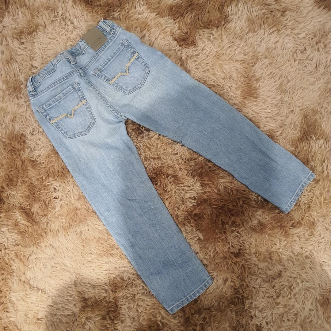 Guess Denim Pants 4/5Y (Category: Babies & Kids Fashion) located in Quezon City. Submitted by Jessesells (Listing ID 1076023369, Image 2). Description: .