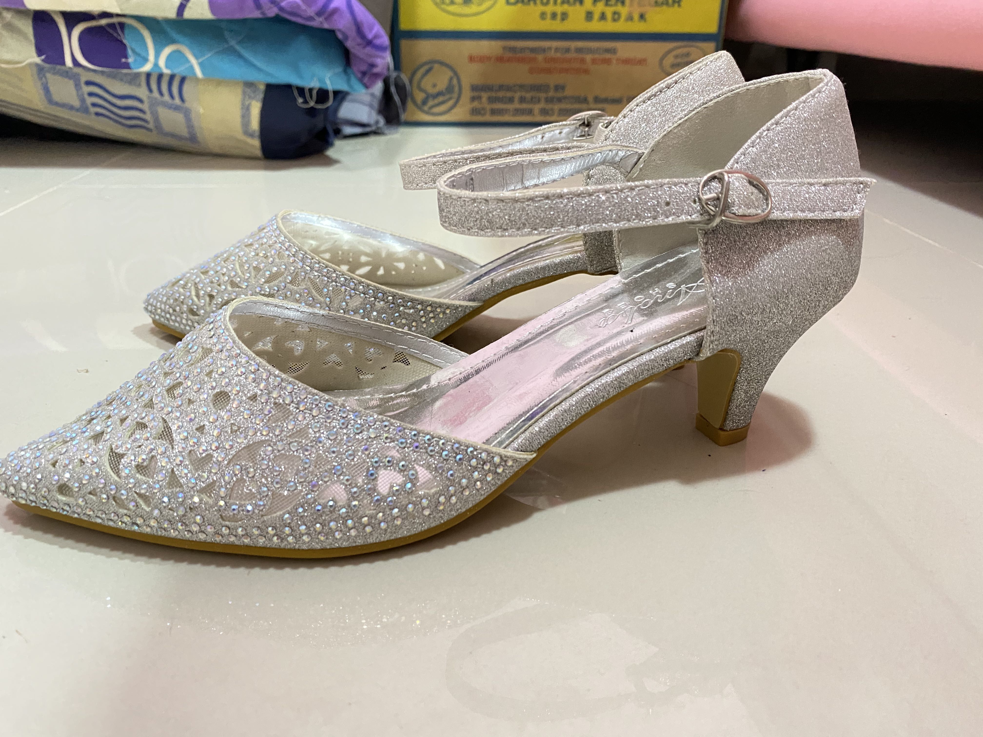 Heels 2 clearance cm