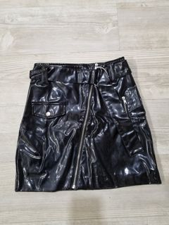 (Category: ) located in . Submitted by 2closets.co (Listing ID 1076026326, Image 1). Description: .
