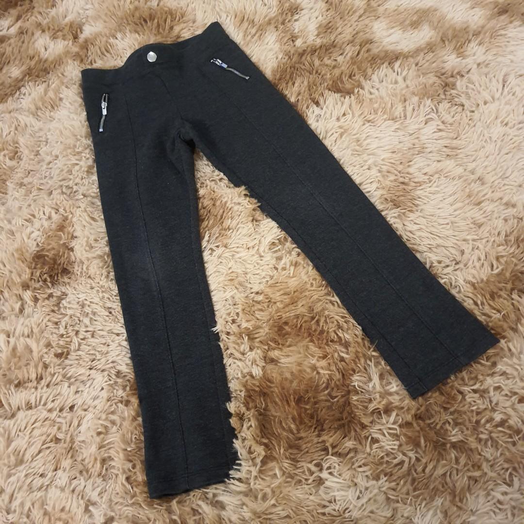 H&M Leggings US 6-7Y (Category: Babies & Kids Fashion) located in Quezon City. Submitted by Jessesells (Listing ID 1076030143, Image 2). Description: .