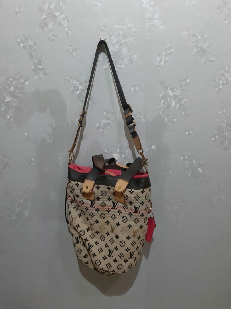 Louis Vuitton Cheche Bohemian Bag - Black Hobos, Handbags