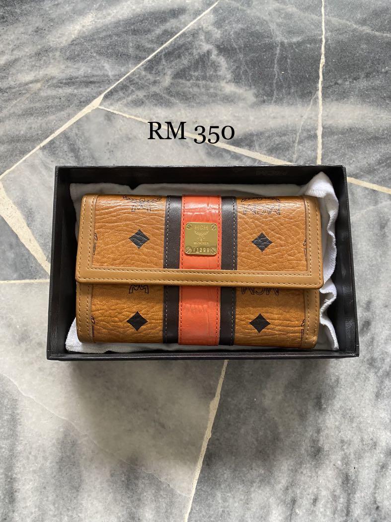Mcm hotsell wallet cognac