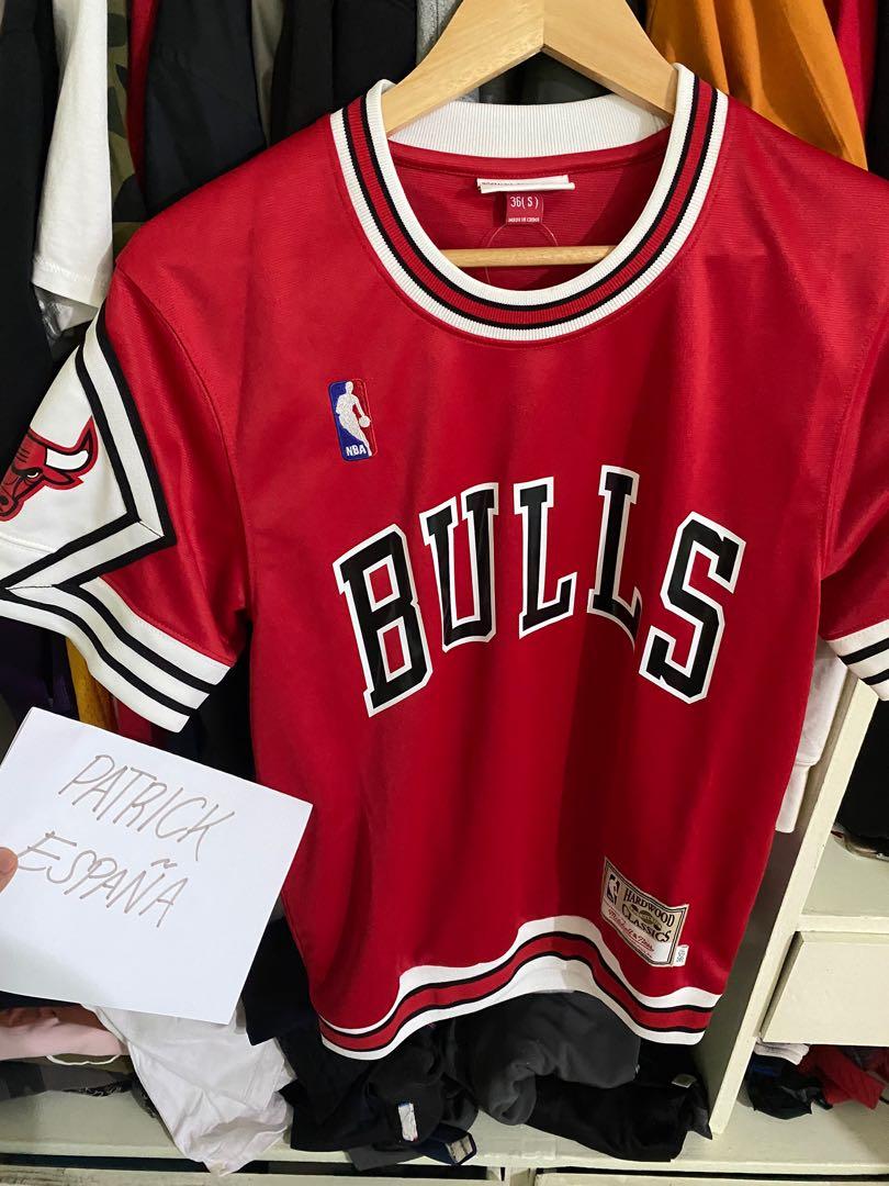 Mitchell and ness hotsell bulls shooting shirt