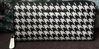 (Category: ) located in . Submitted by itsmesdv (Listing ID 1076035567, Image 1). Description: .