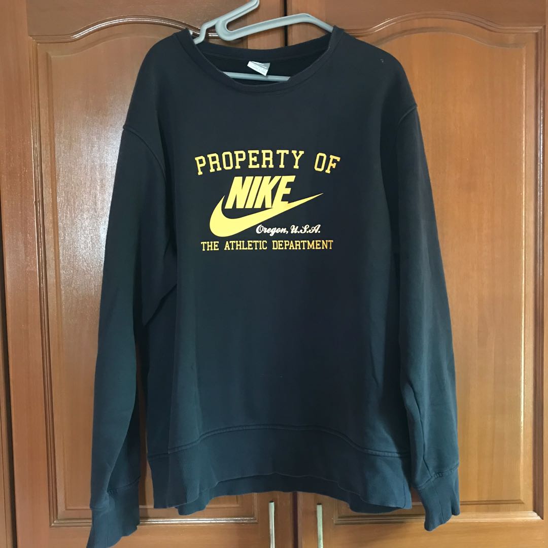 Nike athletic shop sweatshirt