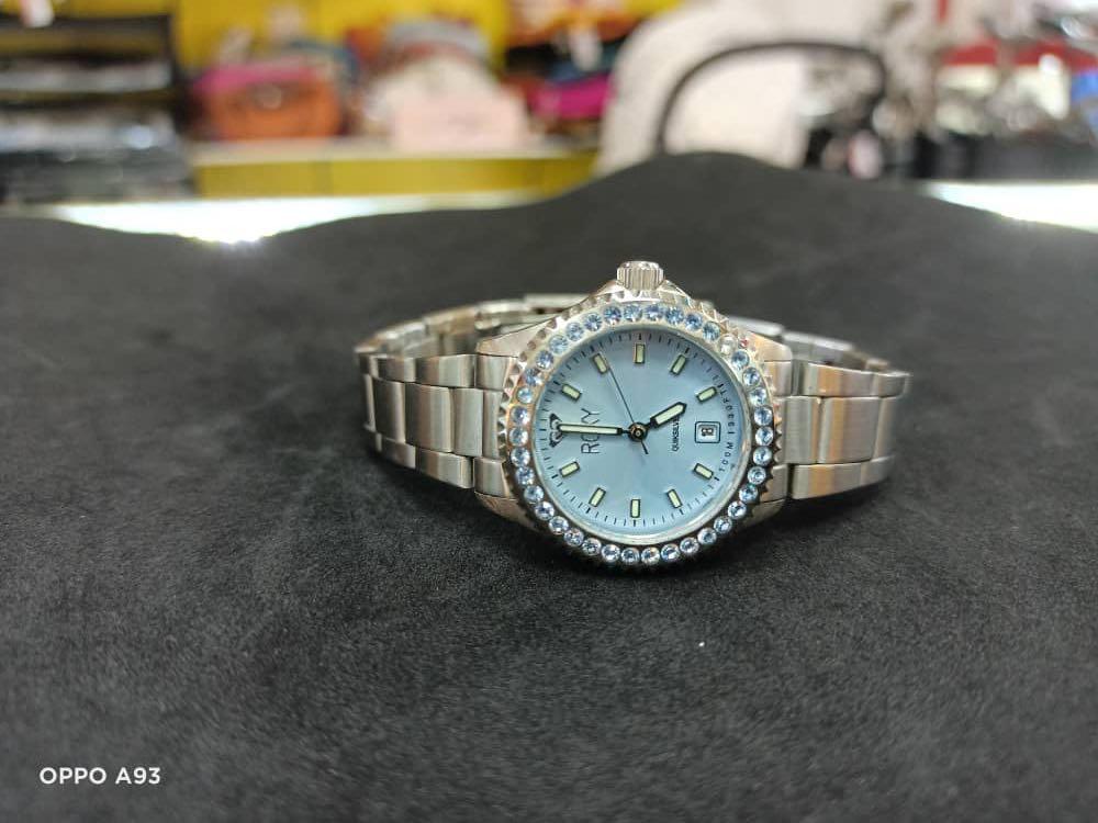 Roxy girls watch 2025