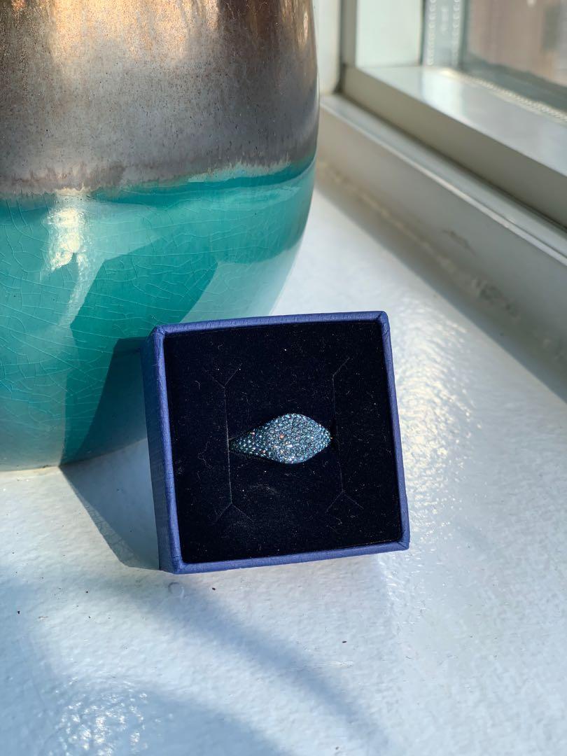 Stone signet ring swarovski new arrivals
