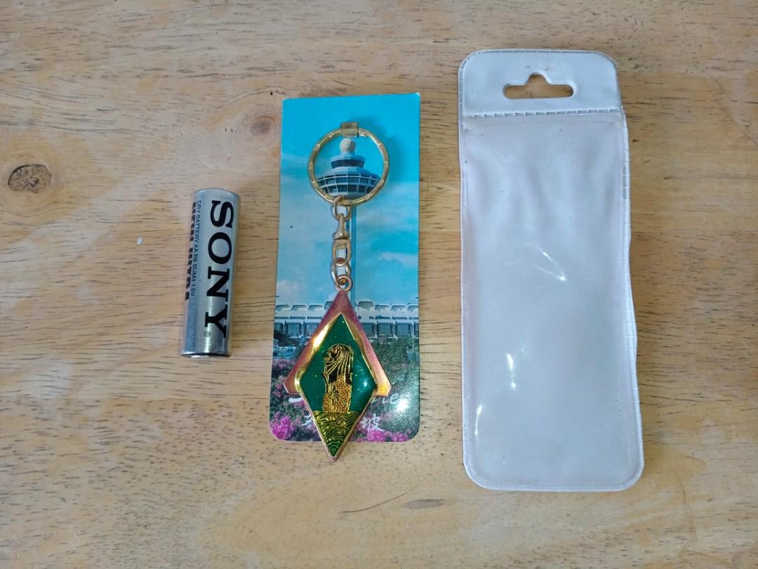 Vintage singapore souvenir keychain, Hobbies & Toys, Memorabilia