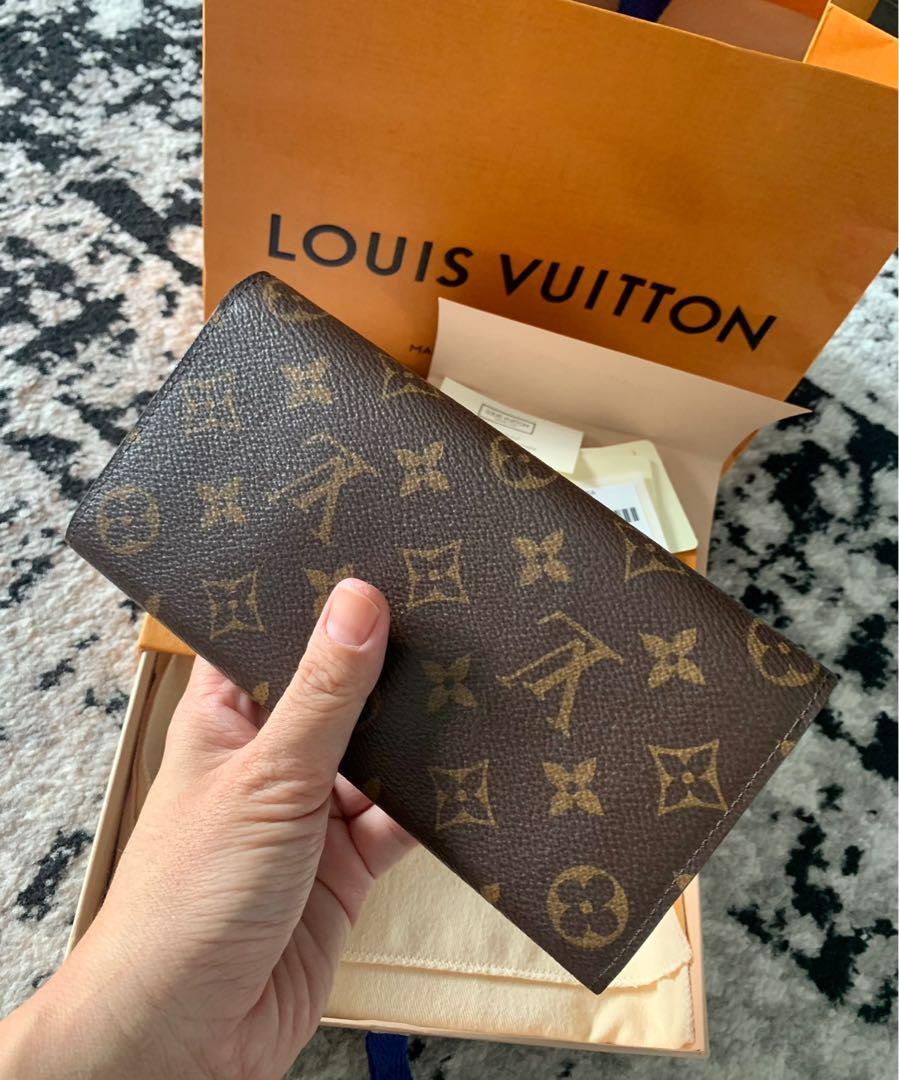 Runway limited edition LV LOUIS VUITTON BENTO BOX BAG EW lv bag, Luxury,  Bags & Wallets on Carousell