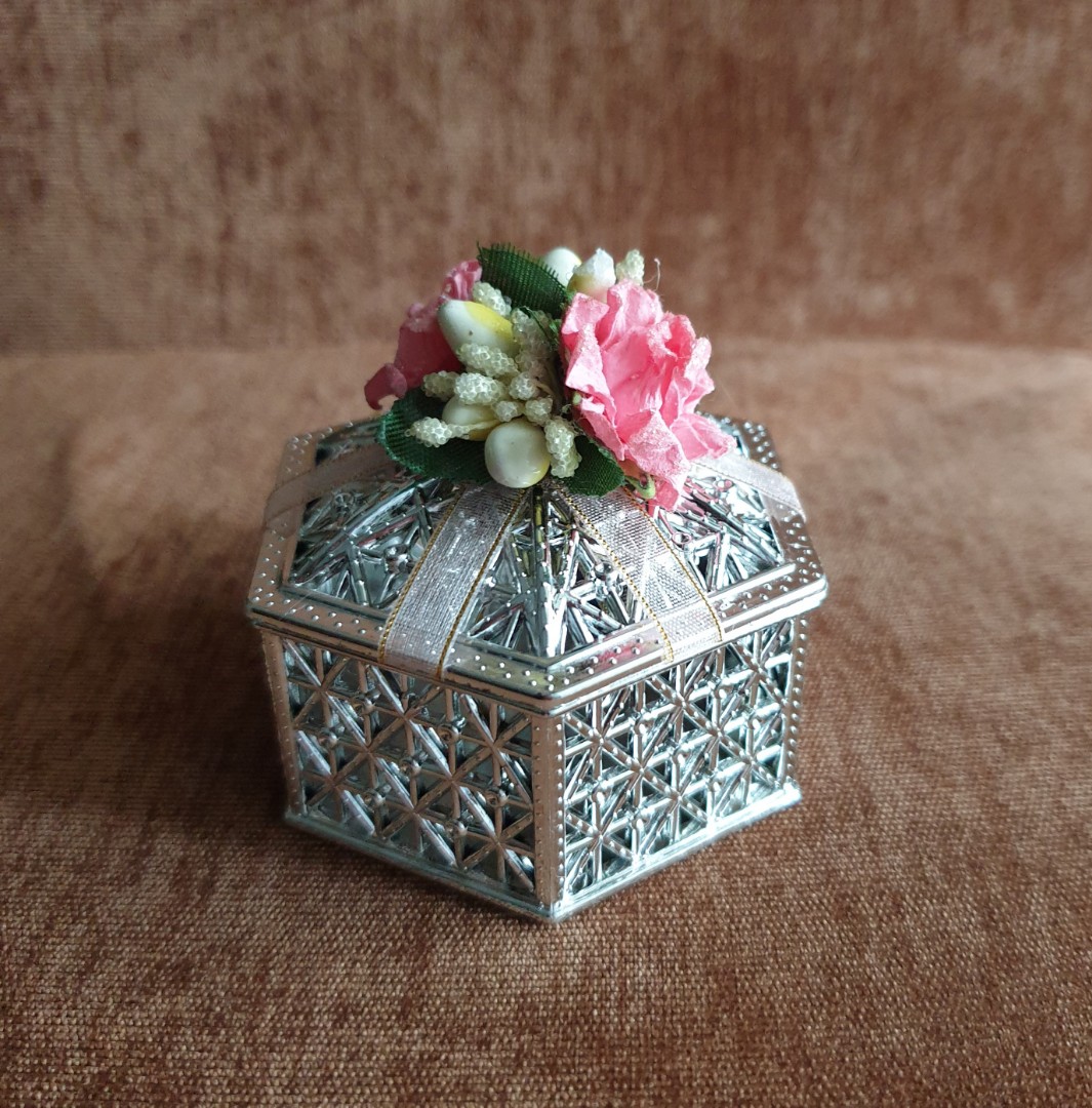 Bunga Rampai/ Bunga Rampai holder, Hobbies & Toys, Stationery & Craft ...