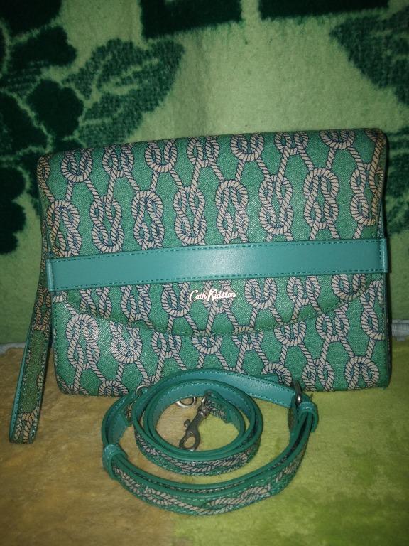 Cath Kidston Wrislet Sling (Category: Luxury Bags & Wallets) located in Romblon. Submitted by migustyles (Listing ID 1076147877, Image 1). Description: Cath Kidston Wrislet Sling With Barcode Very good condition.