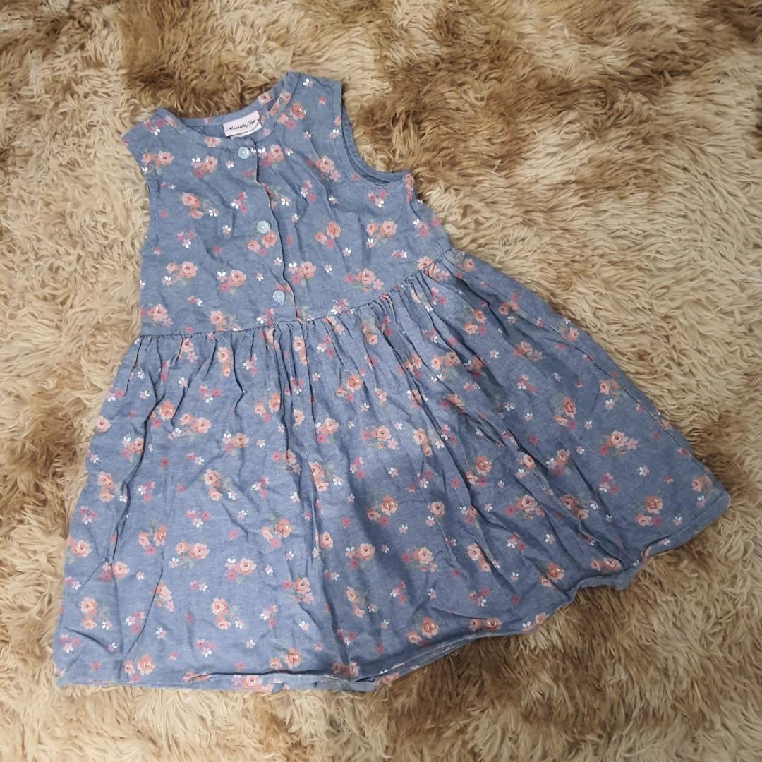 Floral Dress Size 6 (Category: Babies & Kids Fashion) located in Quezon City. Submitted by Jessesells (Listing ID 1076162915, Image 1). Description: Please see zoomed in photo for cloth quality Non-stretch.