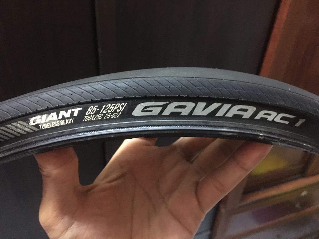 Kompleks tømrer leje Giant Gavia AC1 tubeless ready tyre, Sports Equipment, Bicycles & Parts,  Bicycles on Carousell