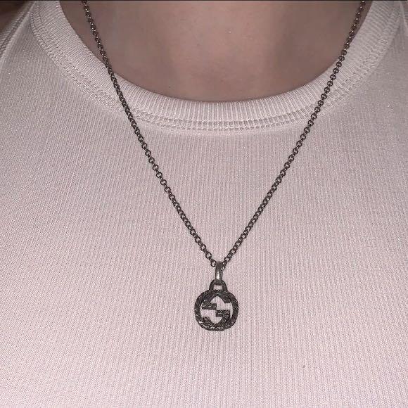 Men's interlocking g best sale pendant necklace