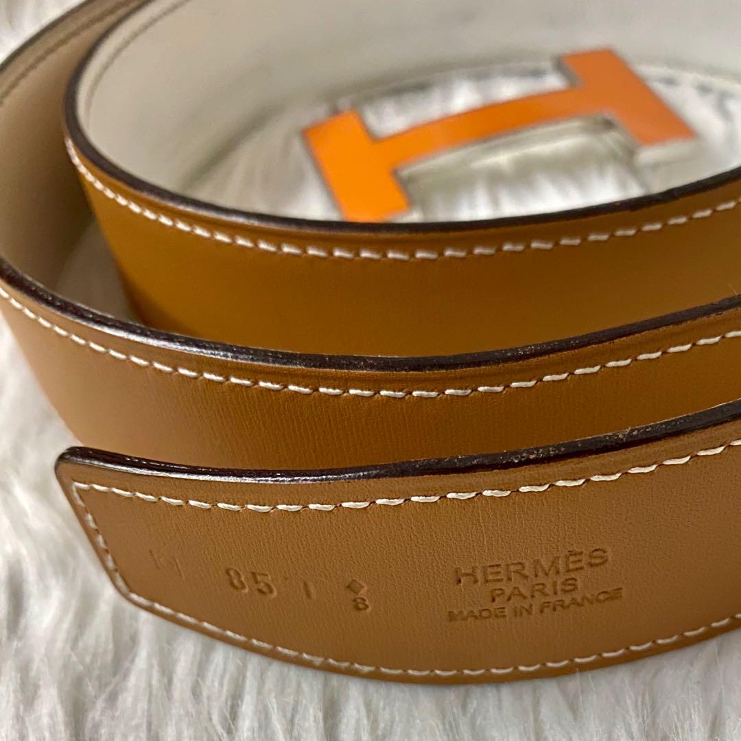Hermes Reversible Belt (Category: Luxury Accessories) located in Pasig City. Submitted by thecruzescloset (Listing ID 1076252650, Image 3). Description: Authentic Hermes Belt Palladium & Orange Enamel H Quizz buckle White/Tan Reversible Leather Belt Size: 85 to 95cm. Width: 4cm. Inclusions: Belt, Bucke and Box Selling for only Php38,800 + shipping fee ▪️Bank Deposit Paypal PayMaya GCash ▪️No Trades / No Haggling ▪️No returns / refund / exchange o