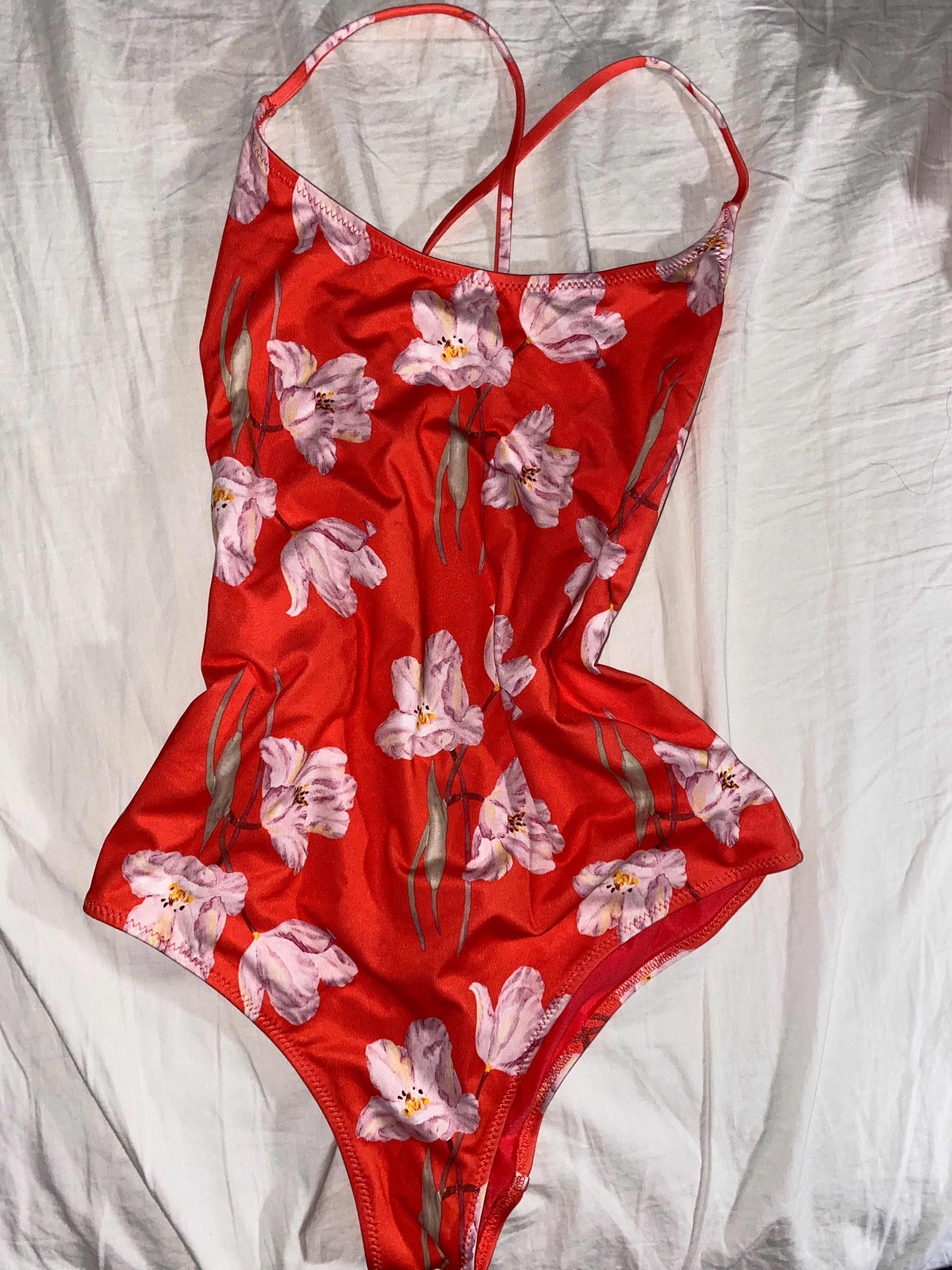 H M One Piece Swimsuit Orangey Red Floral Print Women S Fashion Swimwear Bikinis Swimsuits On Carousell H M One Piece Swimsuit Orangey Red Floral Print Women S Fashion Swimwear Bikinis Swimsuits On Carousell