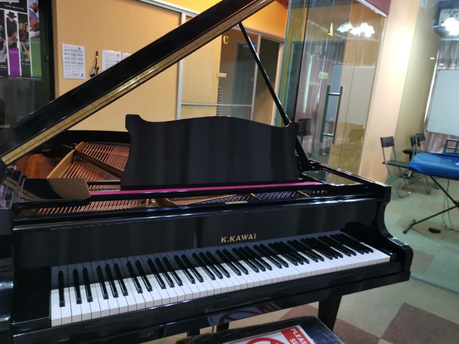 Kawai 600 grand sales piano