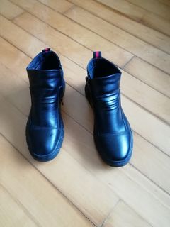 （分類：）位於 。 由 poohlover23 提交（商品編號 1076286681，圖片 1）。簡介： 。