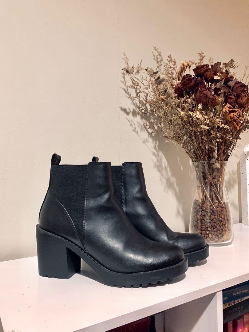Preloved H M Black platform leather ankle boots Women s Fashion