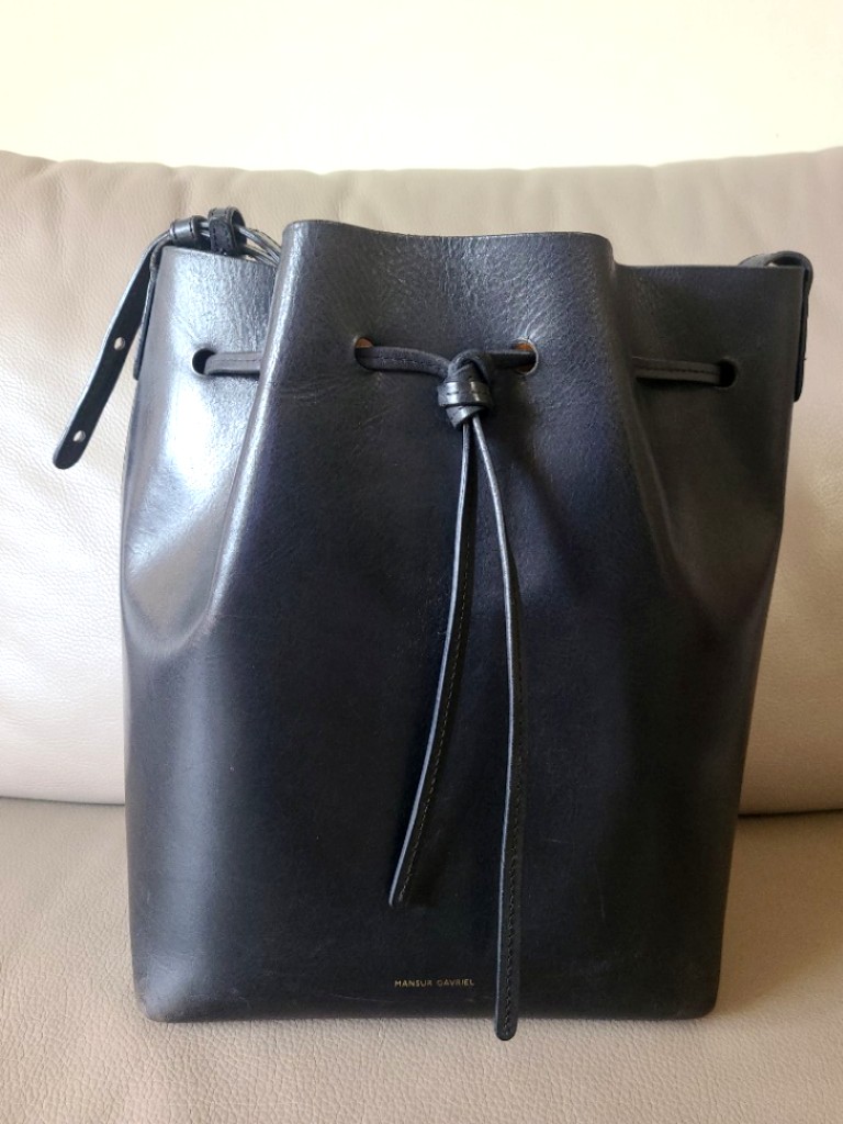 Preloved Mansur Gavriel bucket bag (black/oro), Luxury, Bags & Wallets ...
