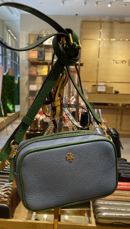 PREORDER) TORY BURCH - BLAKE COLOR-BLOCK MINI CAMERA BAG, Luxury, Bags &  Wallets on Carousell
