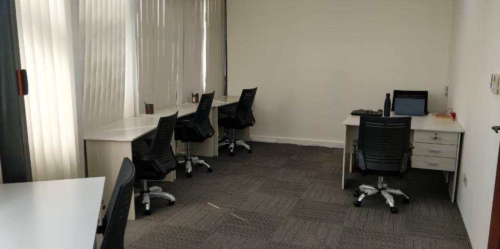 Service Office For Rent - WIth a VIEW! (Oxley Bizhub), Property ...