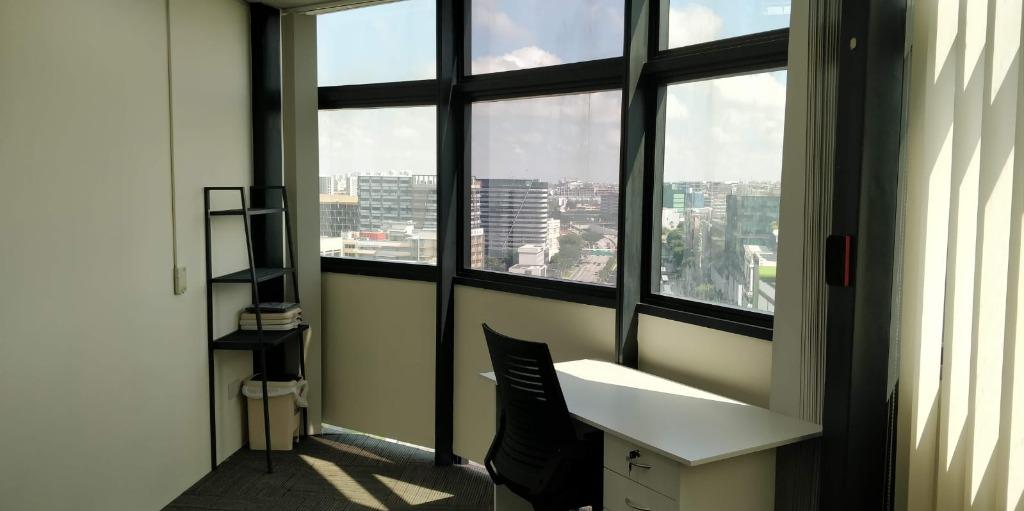 Service Office For Rent - WIth a VIEW! (Oxley Bizhub), Property ...