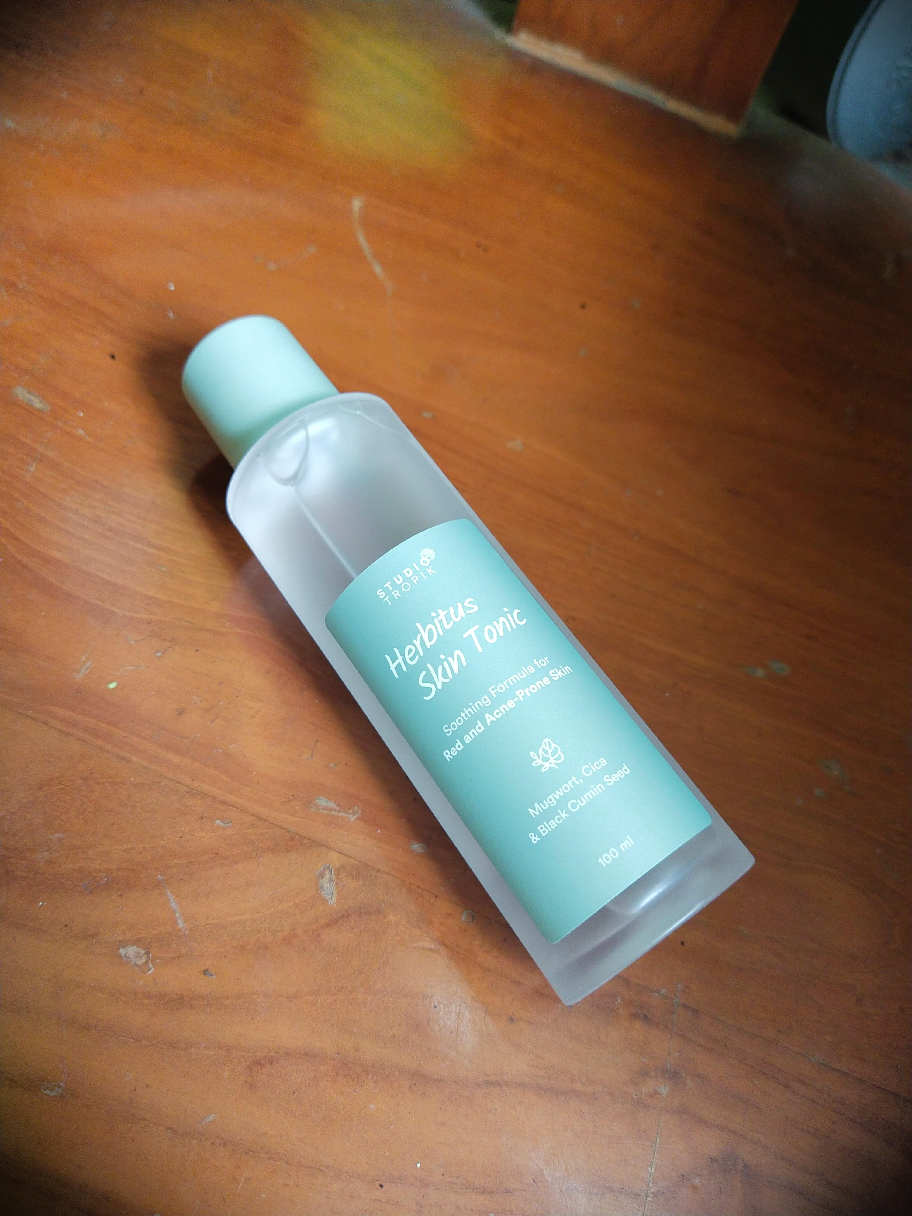 studio tropik herbitus skin tonic